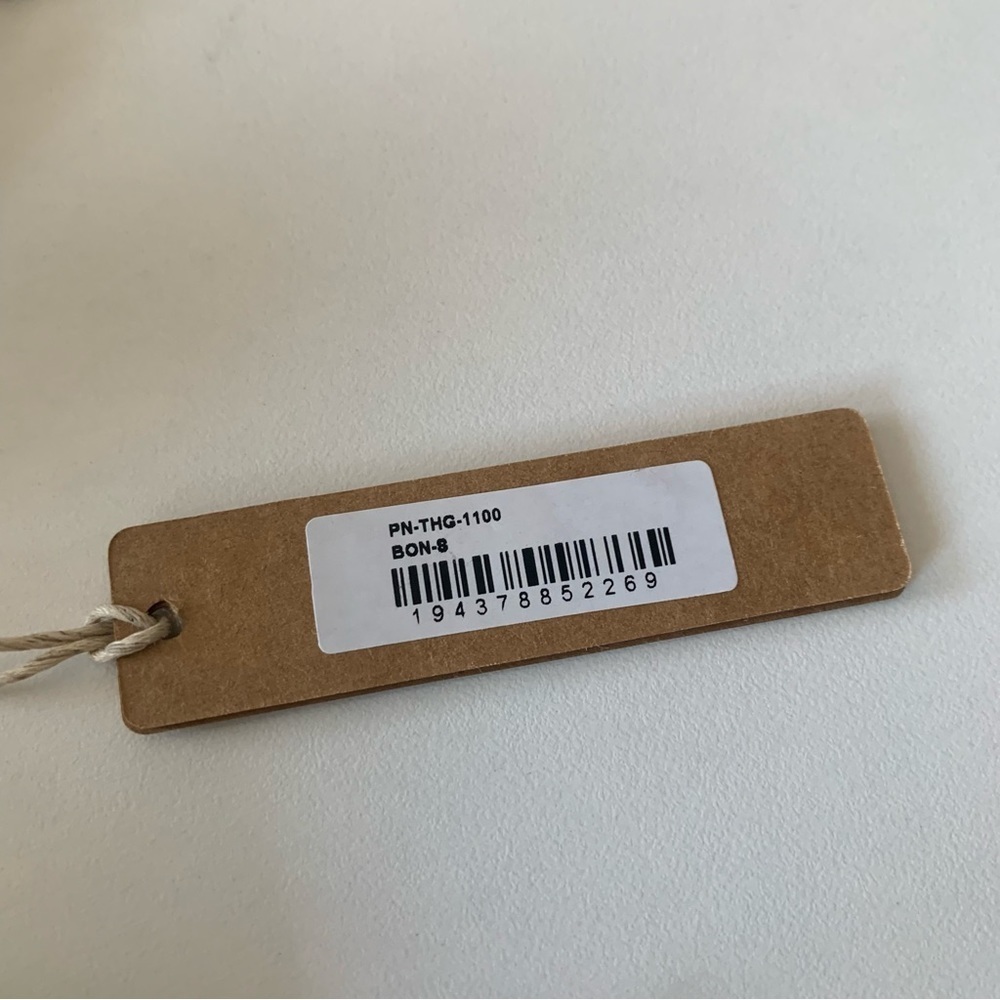 Skims Logo Mesh Thong Bone - Picture 7 of 10